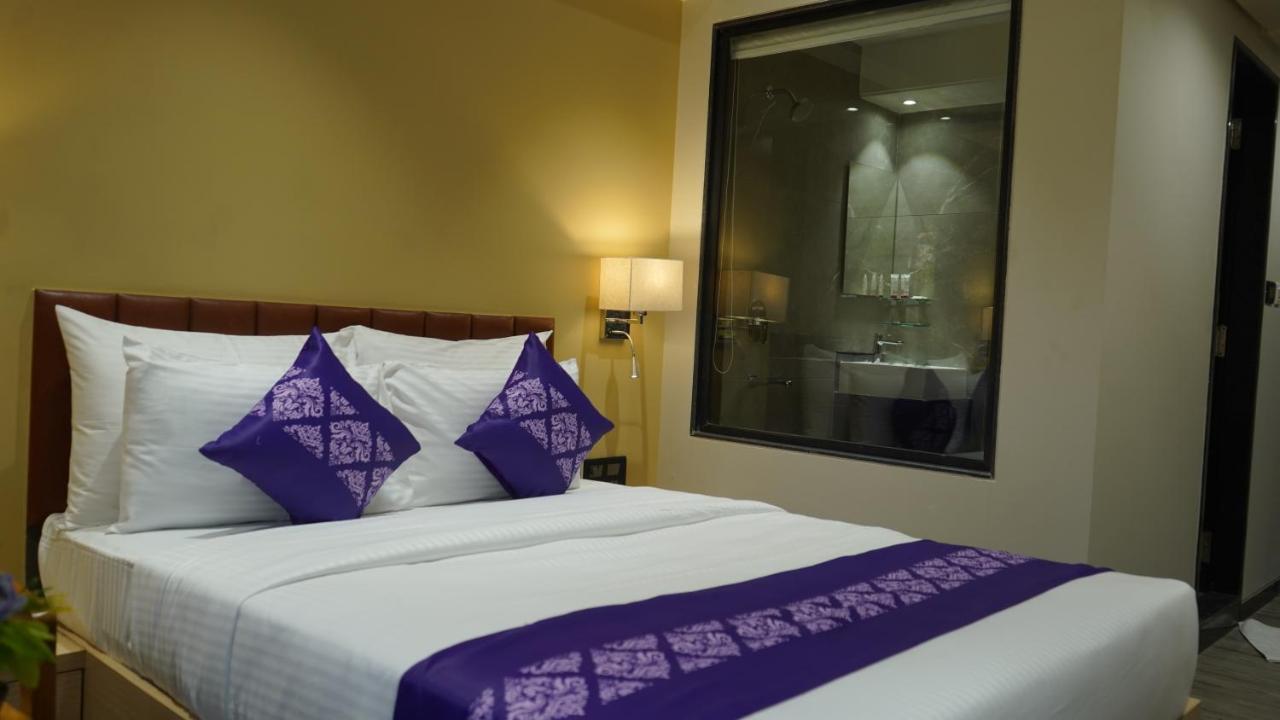 Purple Beds By Vits Dwarkesh, Surat Hotel Salabatpura Exterior photo