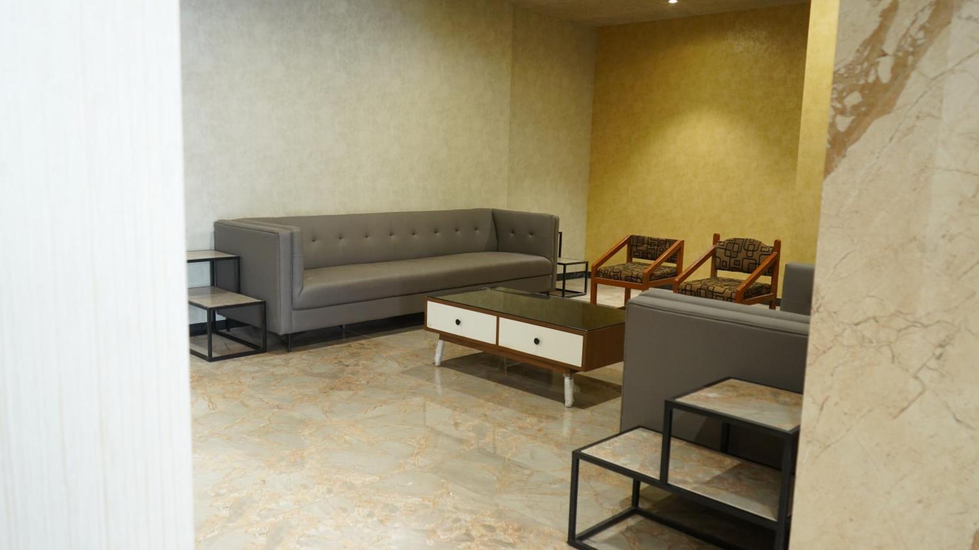 Purple Beds By Vits Dwarkesh, Surat Hotel Salabatpura Exterior photo